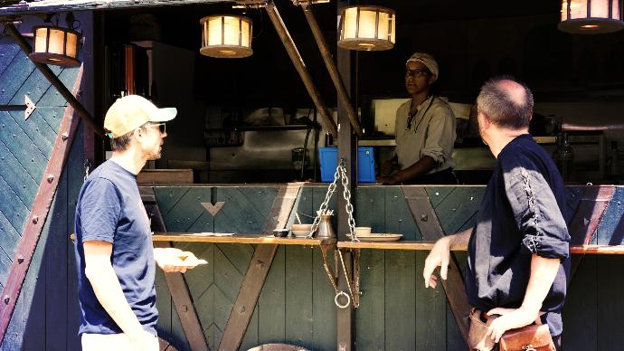 Devant la taverne du dragons
